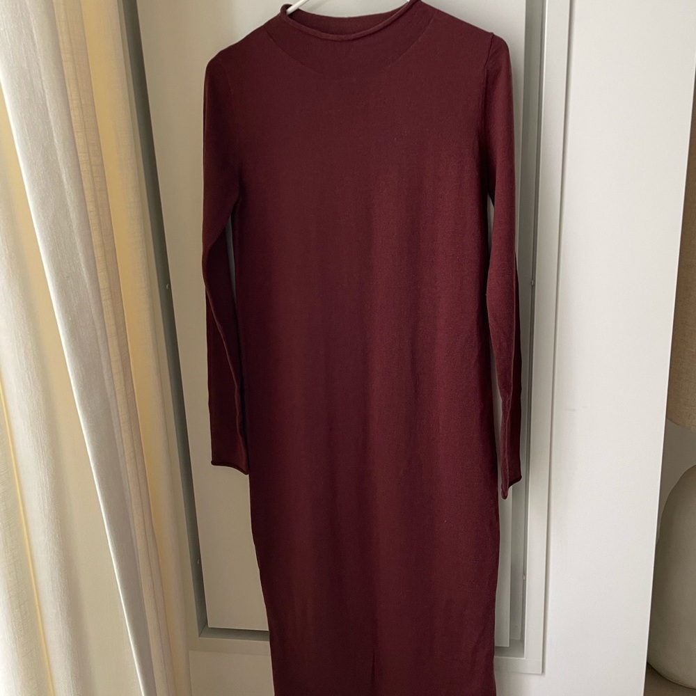COS MERINO WOOL MIDI DRESS.